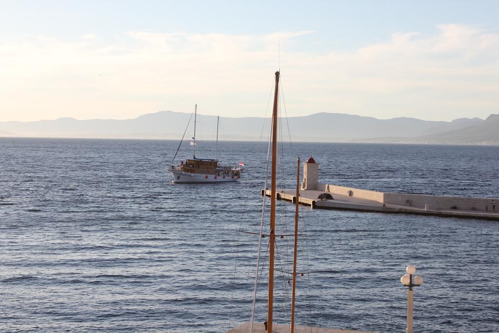 Direct At Sea Διαμέρισμα Postira Δωμάτιο φωτογραφία